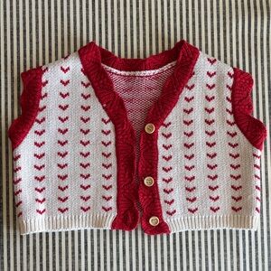 Cropped Knit Vest with Red Heart Pattern